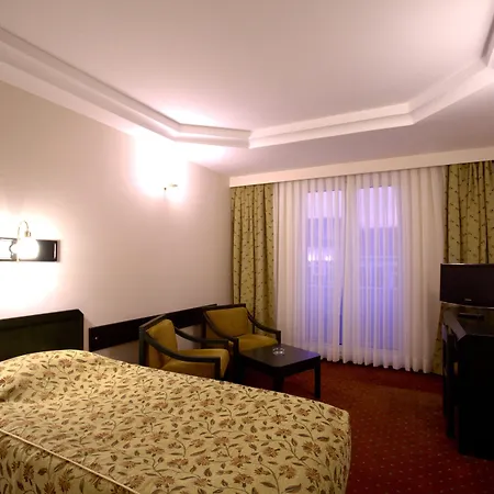 Royal 4*