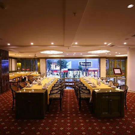 Royal 4*