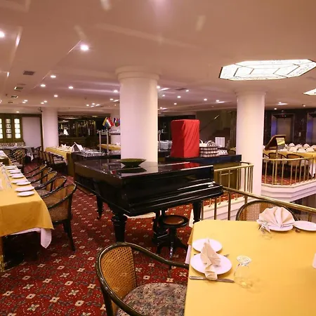 Royal Hotel